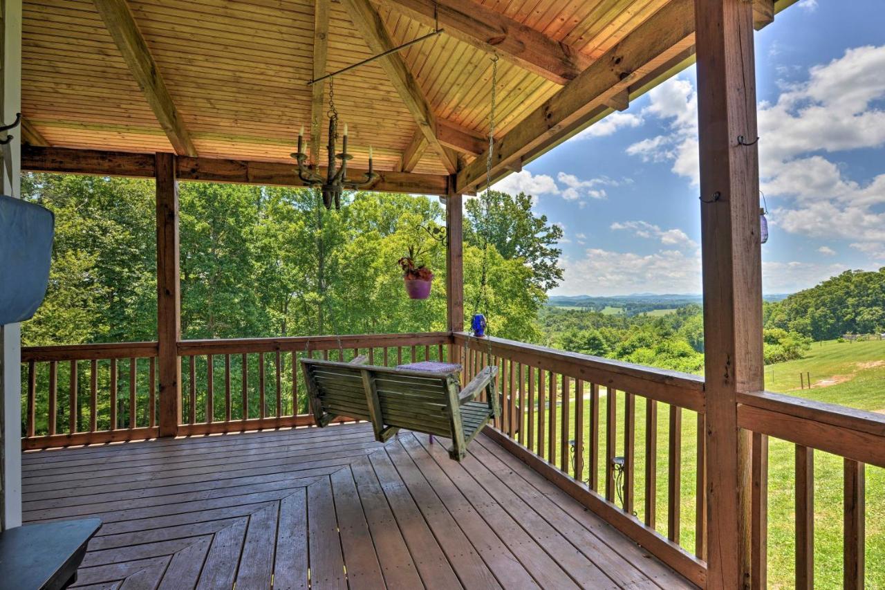 הוילה Charming Galax Retreat With Wraparound Deck! מראה חיצוני תמונה